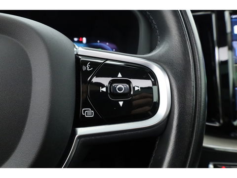 Volvo XC60 2.0 T6 Plug-in hybrid AWD Inscription | Google | Trekhaak | Pano-dak | Camera | Stoel + stuurverwarming |