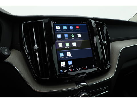 Volvo XC60 2.0 T6 Plug-in hybrid AWD Inscription | Google | Trekhaak | Pano-dak | Camera | Stoel + stuurverwarming |