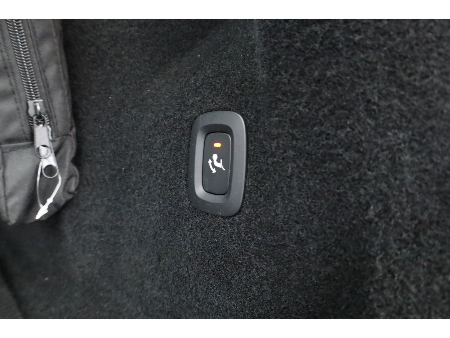 Volvo XC60 2.0 T6 Plug-in hybrid AWD Inscription | Google | Trekhaak | Pano-dak | Camera | Stoel + stuurverwarming |