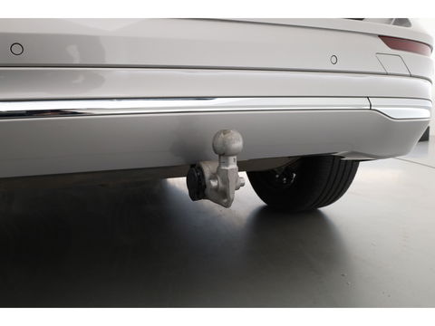 Volvo XC60 2.0 T6 Plug-in hybrid AWD Inscription | Google | Trekhaak | Pano-dak | Camera | Stoel + stuurverwarming |