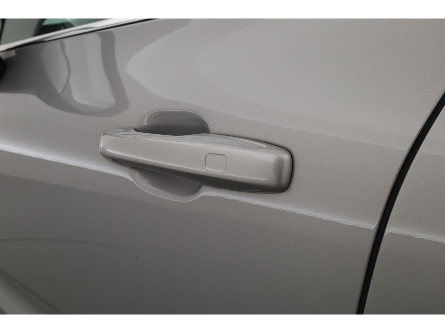 Volvo XC60 2.0 T6 Plug-in hybrid AWD Inscription | Google | Trekhaak | Pano-dak | Camera | Stoel + stuurverwarming |