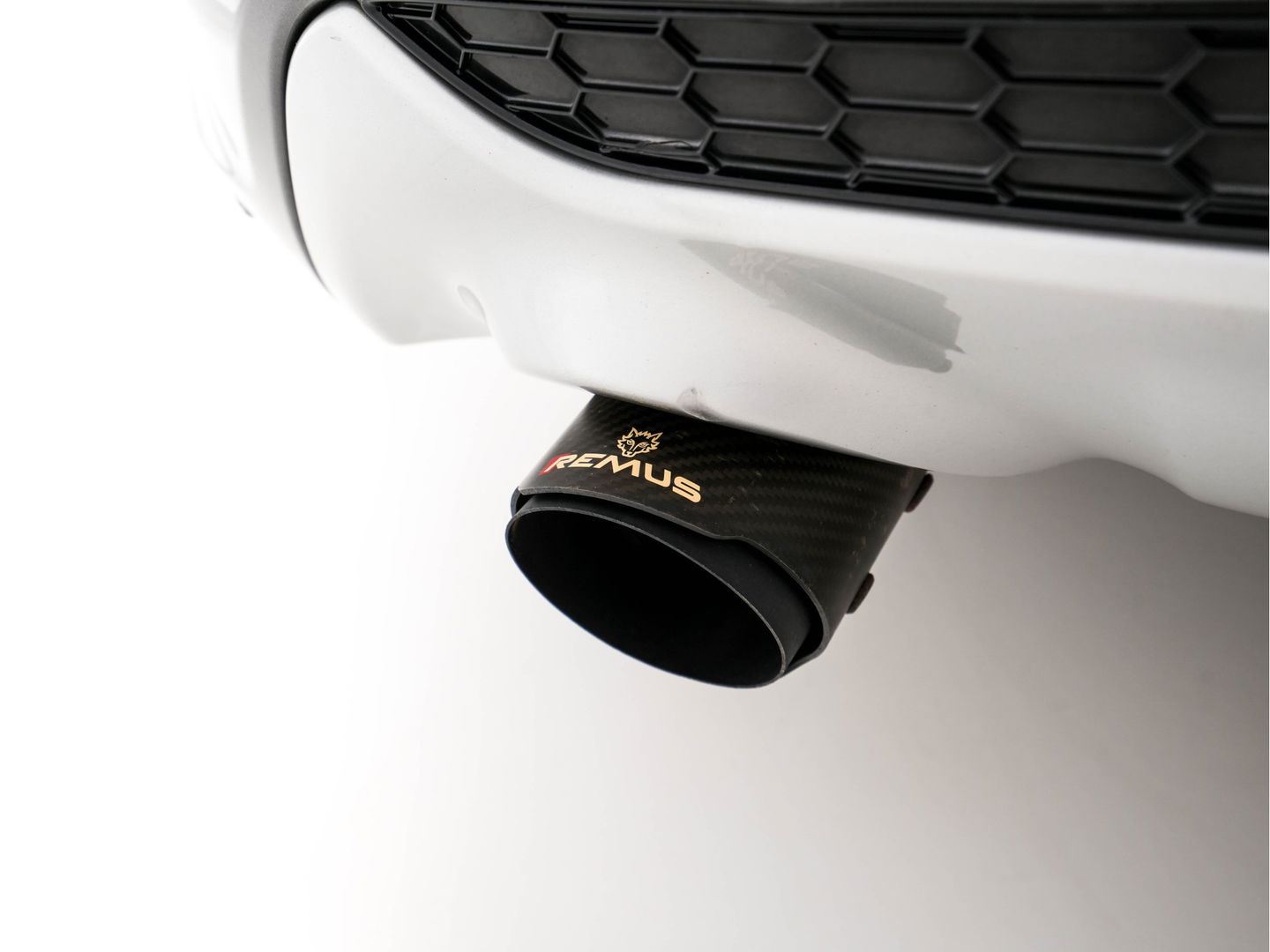 Ford Kuga 1.5 Titanium AWD Aut.*LEATHER-FABRIC | XENON | SONY-AUDIO | BLINDSPOT | KEYLESS | NAVI-FULLMAP | CAMERA | HEATED-SPORTSEATS | ECC | LANE-ASSIST | PDC | CRUISE | TOWBAR | PRIVACYGLASS | REMUS-EXHAUST | 19''ALU