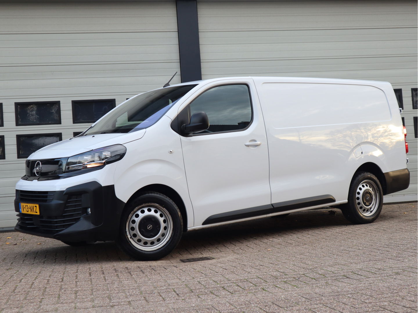 Opel Vivaro 2.0 177pk Euro 6 Automaat L3 Lang - Apple - Cruise - Stuurverwarming