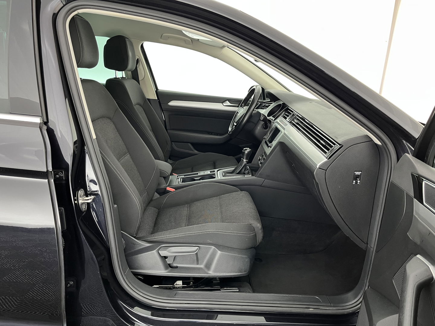 Volkswagen Passat Variant 2.0 TDI Comfortline *FULL-LED | ADAPTIVE-CRUISE | ERGONOMIC-COMFORTSEAT | HEATED-SEATS | PARKPILOT |  NAVI-FULLMAP | KEYLESS | PRIVACYGLASS | ECC | TOWBAR | 17''ALU*