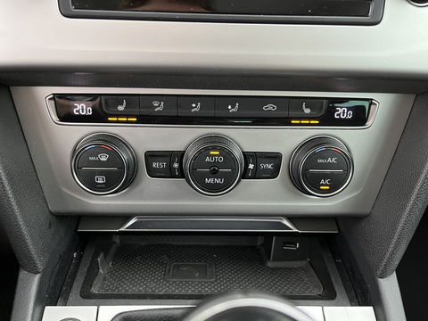 Volkswagen Passat Variant 2.0 TDI Comfortline *FULL-LED | ADAPTIVE-CRUISE | ERGONOMIC-COMFORTSEAT | HEATED-SEATS | PARKPILOT |  NAVI-FULLMAP | KEYLESS | PRIVACYGLASS | ECC | TOWBAR | 17''ALU*