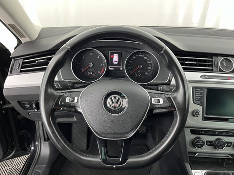Volkswagen Passat Variant 2.0 TDI Comfortline *FULL-LED | ADAPTIVE-CRUISE | ERGONOMIC-COMFORTSEAT | HEATED-SEATS | PARKPILOT |  NAVI-FULLMAP | KEYLESS | PRIVACYGLASS | ECC | TOWBAR | 17''ALU*