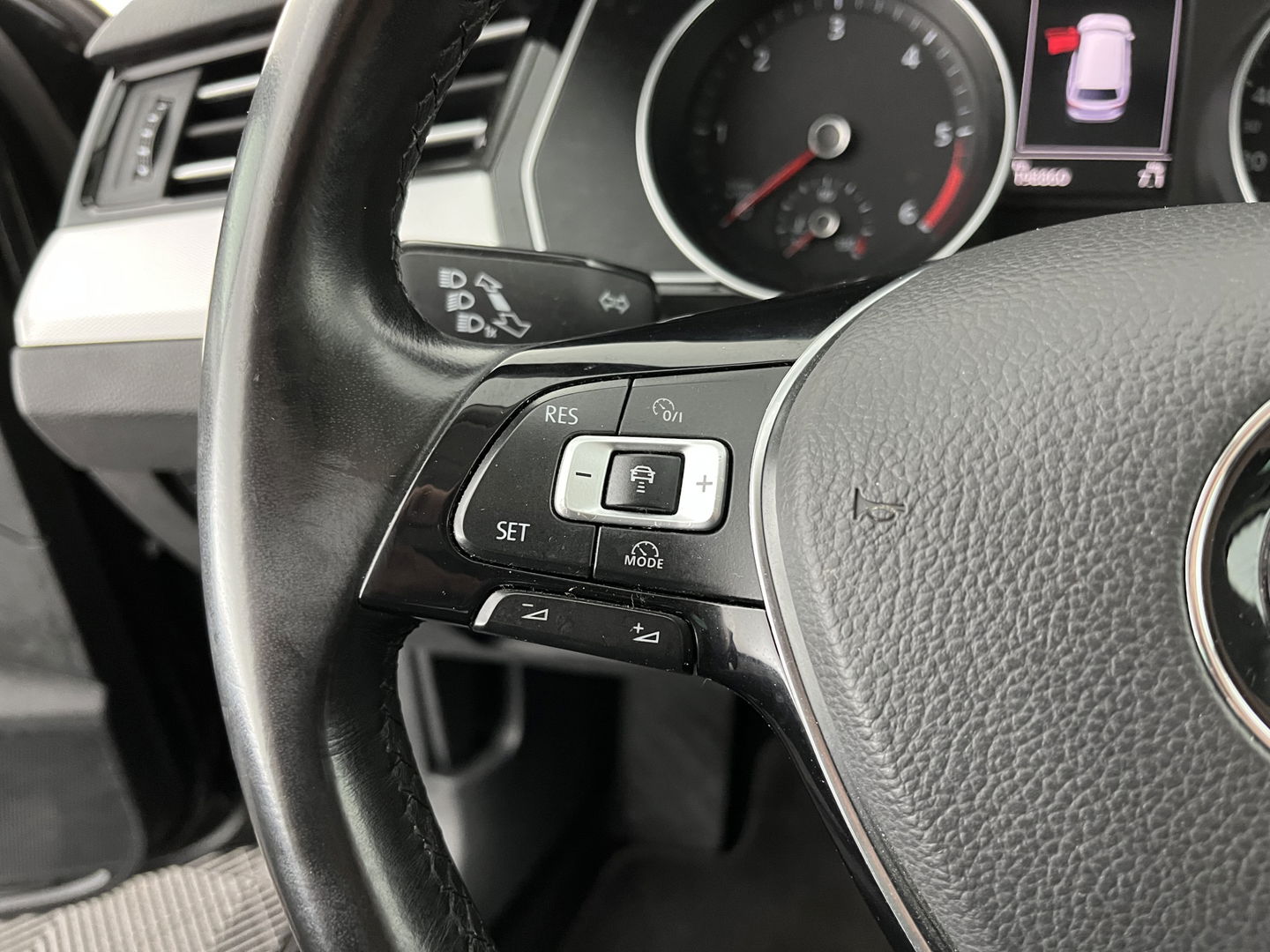 Volkswagen Passat Variant 2.0 TDI Comfortline *FULL-LED | ADAPTIVE-CRUISE | ERGONOMIC-COMFORTSEAT | HEATED-SEATS | PARKPILOT |  NAVI-FULLMAP | KEYLESS | PRIVACYGLASS | ECC | TOWBAR | 17''ALU*