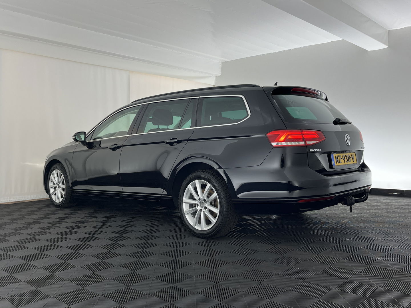 Volkswagen Passat Variant 2.0 TDI Comfortline *FULL-LED | ADAPTIVE-CRUISE | ERGONOMIC-COMFORTSEAT | HEATED-SEATS | PARKPILOT |  NAVI-FULLMAP | KEYLESS | PRIVACYGLASS | ECC | TOWBAR | 17''ALU*