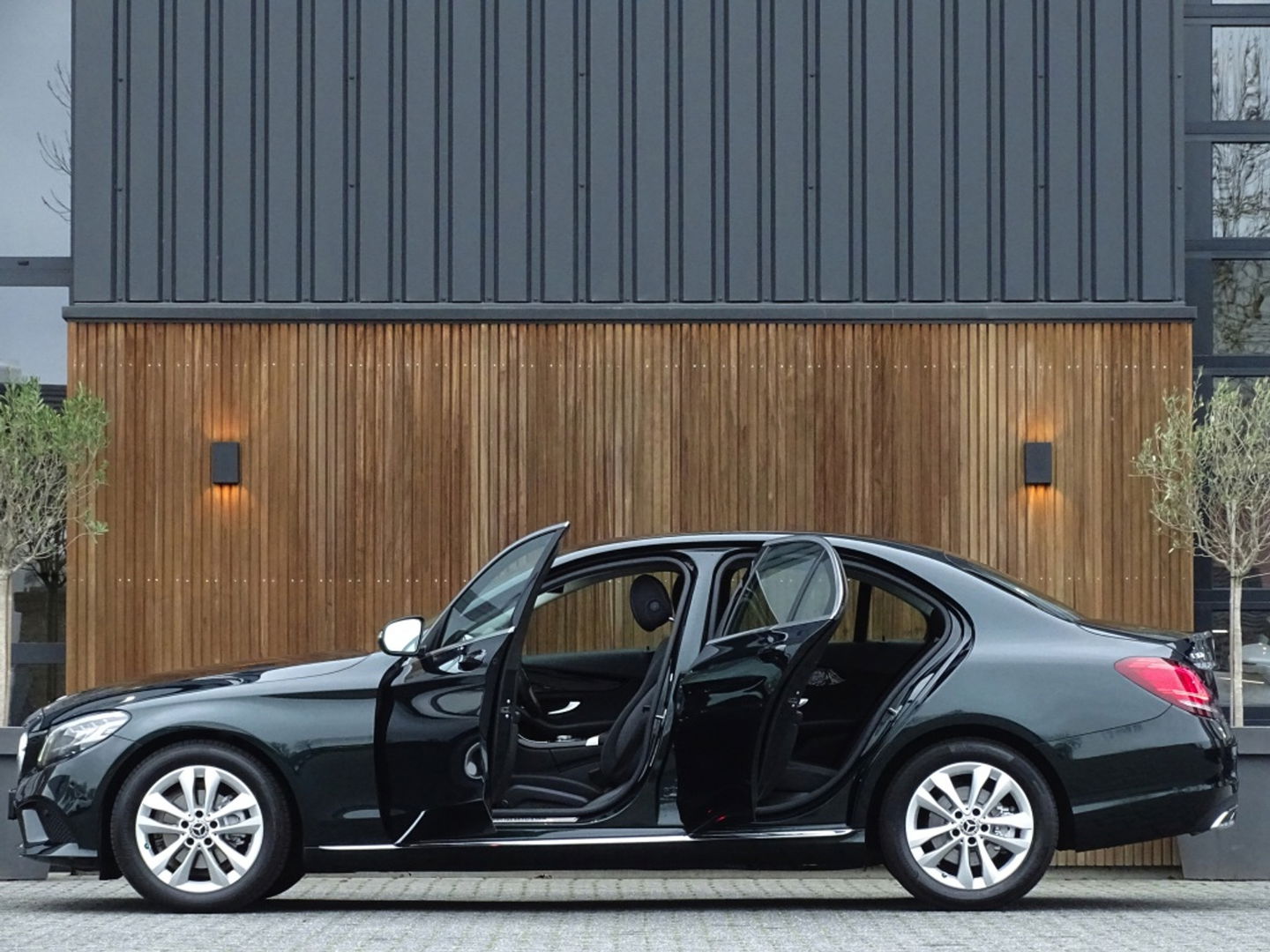 Mercedes-Benz C-Klasse 160 129PK automaat / Avantgarde / Distronic / *NAP*