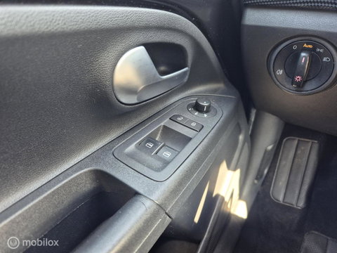 Volkswagen up! 1.0 | Camera, Cruise, Dealer onderhouden, NAP