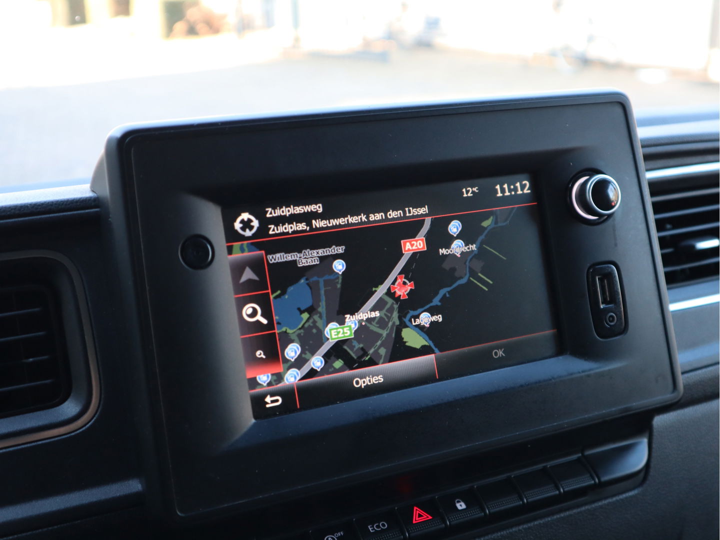 Renault Master 2.3 dCi 150pk Euro 6 L2H2 - Glasresteel v.d. Born - Resteel - Traplader - Trekhaak