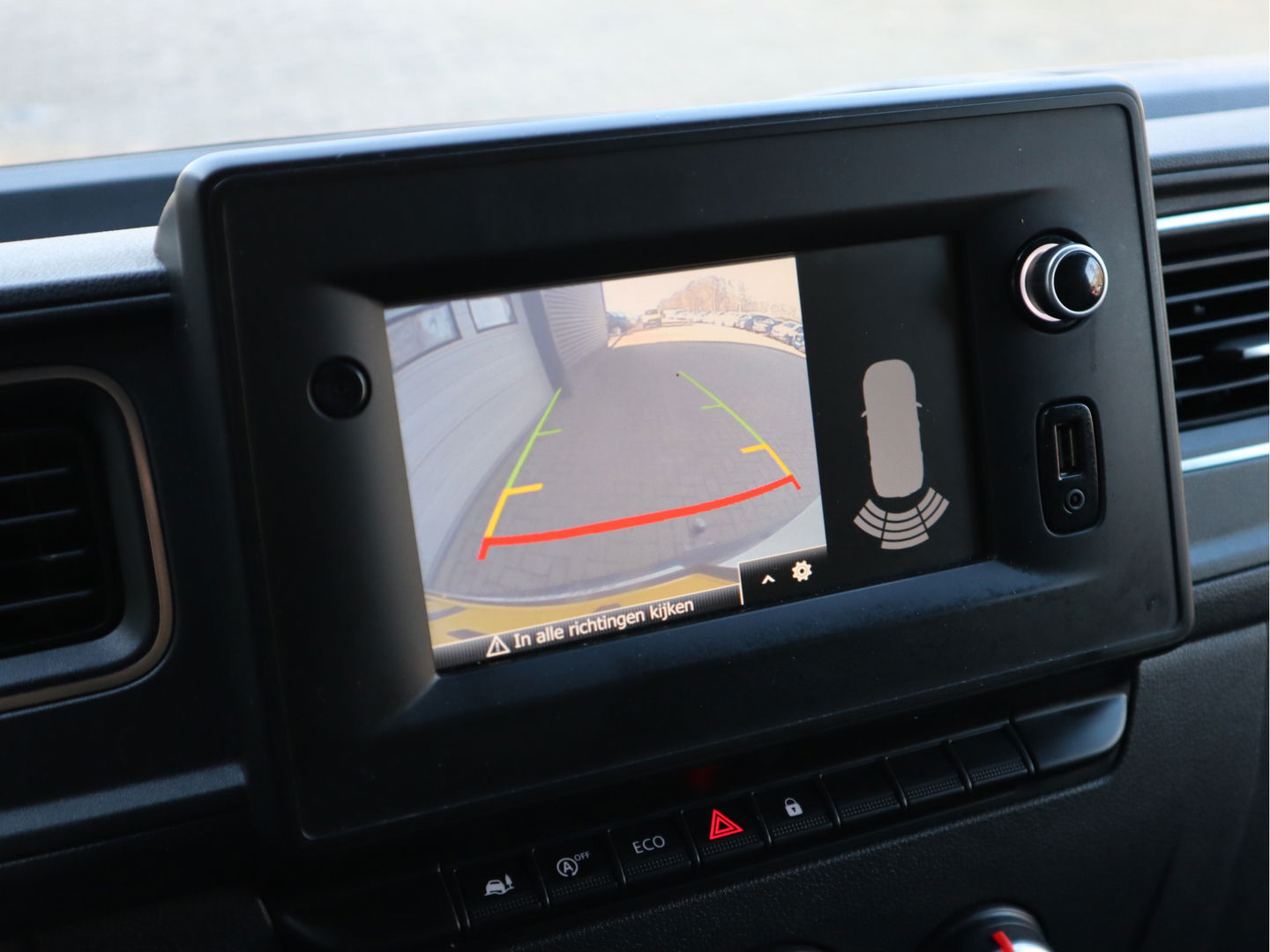 Renault Master 2.3 dCi 150pk Euro 6 L2H2 - Glasresteel v.d. Born - Resteel - Traplader - Trekhaak