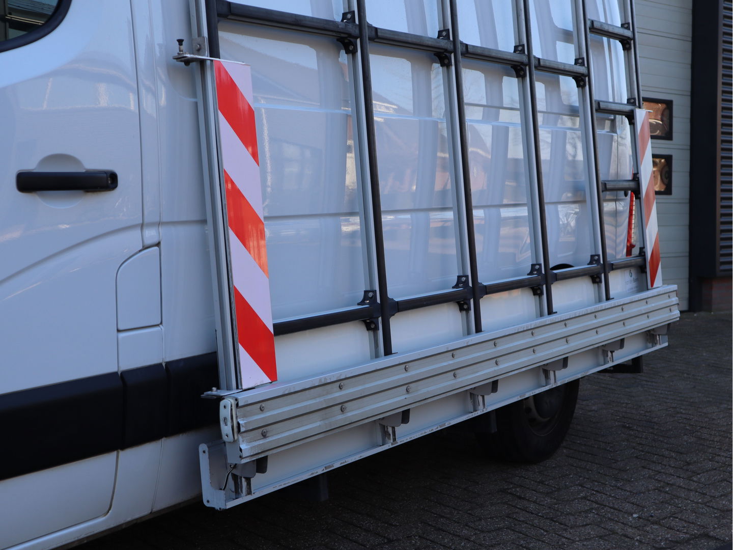 Renault Master 2.3 dCi 150pk Euro 6 L2H2 - Glasresteel v.d. Born - Resteel - Traplader - Trekhaak