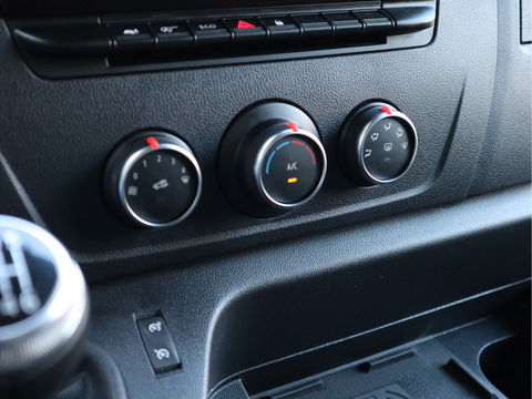 Renault Master 2.3 dCi 150pk Euro 6 L2H2 - Glasresteel v.d. Born - Resteel - Traplader - Trekhaak