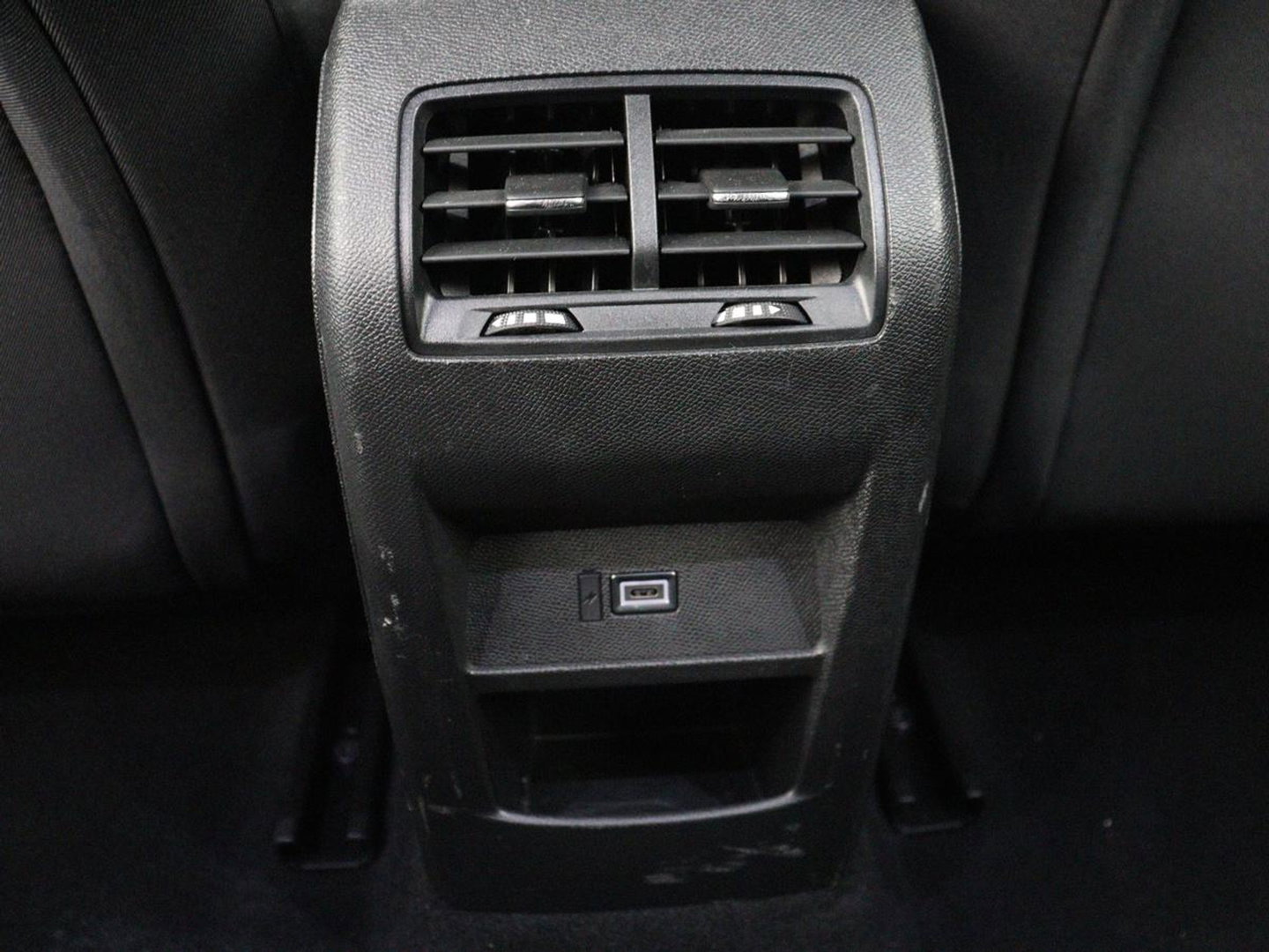 Opel Astra 1.6 Turbo Hybrid | Origineel NL | Adaptive cruise | Carplay | Parkeerhulp | Climate control | Digital Cockpit | Bluetooth | Full LED | PHEV | Plug In