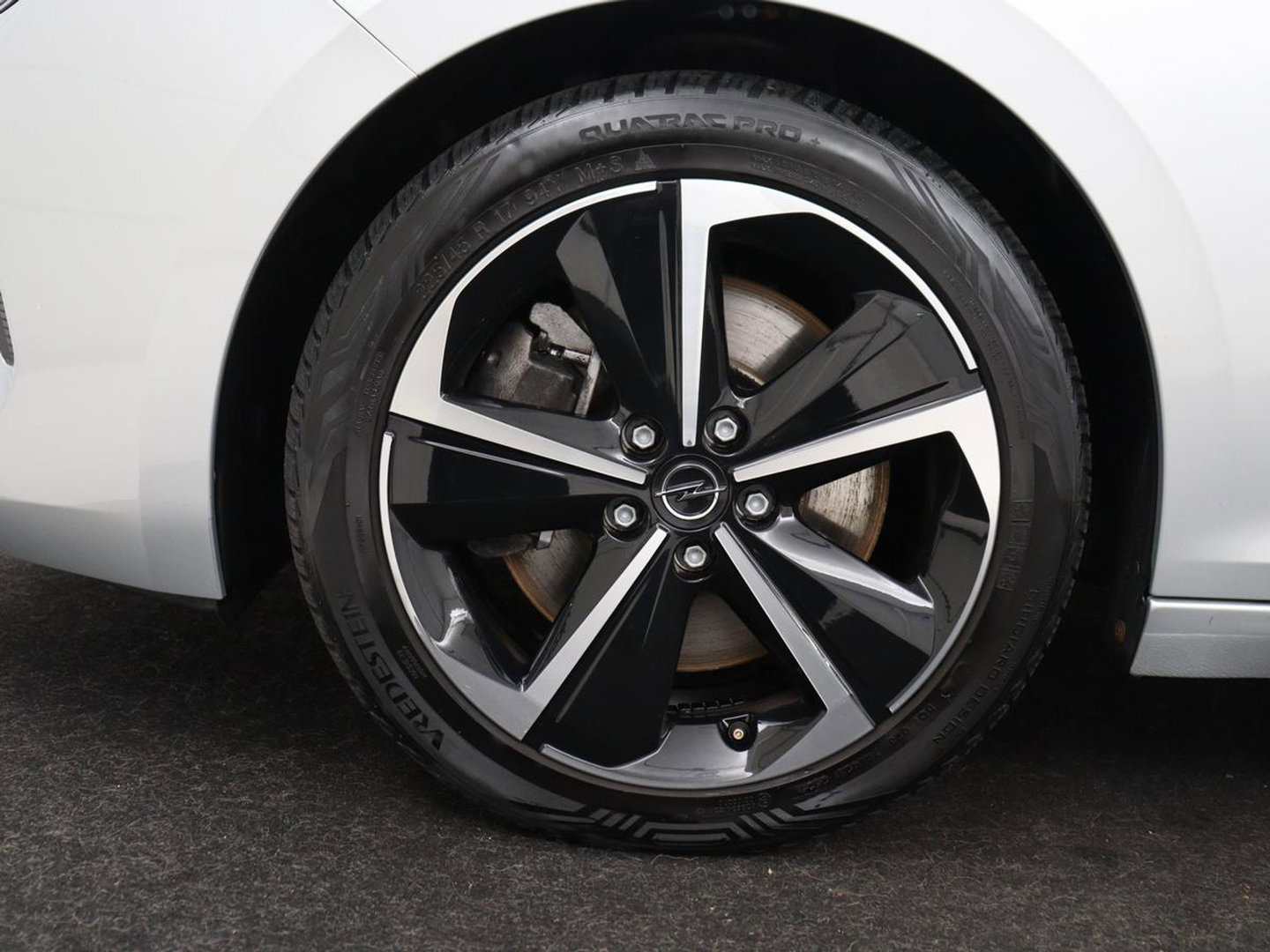 Opel Astra 1.6 Turbo Hybrid | Origineel NL | Adaptive cruise | Carplay | Parkeerhulp | Climate control | Digital Cockpit | Bluetooth | Full LED | PHEV | Plug In