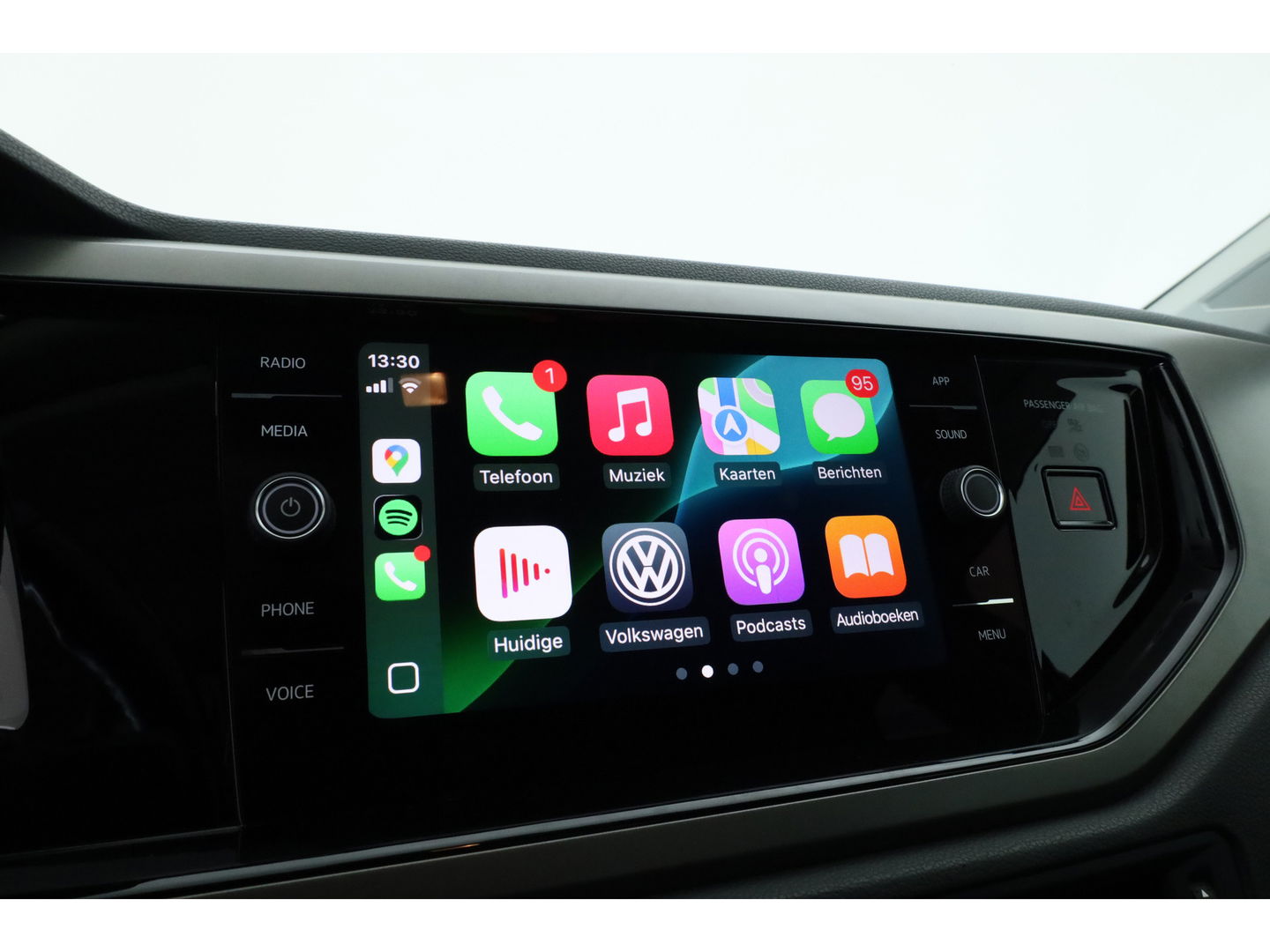 Volkswagen Polo 1.0 TSI Comfortline | Navi by Apple CarPlay | Keyless | Camera | Airco | 17'' | Trekhaak | PDC