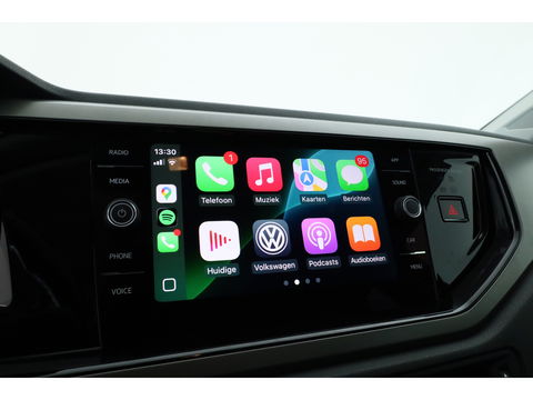 Volkswagen Polo 1.0 TSI Comfortline | Navi by Apple CarPlay | Keyless | Camera | Airco | 17'' | Trekhaak | PDC