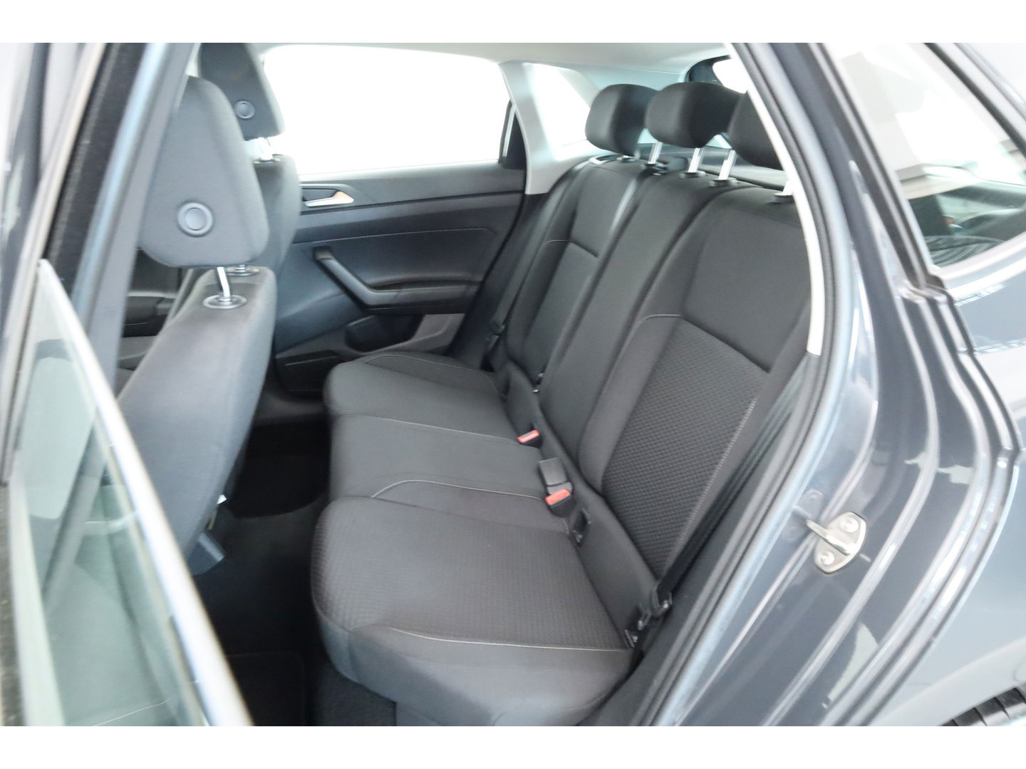 Volkswagen Polo 1.0 TSI Comfortline | Navi by Apple CarPlay | Keyless | Camera | Airco | 17'' | Trekhaak | PDC