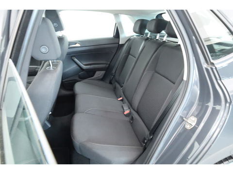 Volkswagen Polo 1.0 TSI Comfortline | Navi by Apple CarPlay | Keyless | Camera | Airco | 17'' | Trekhaak | PDC