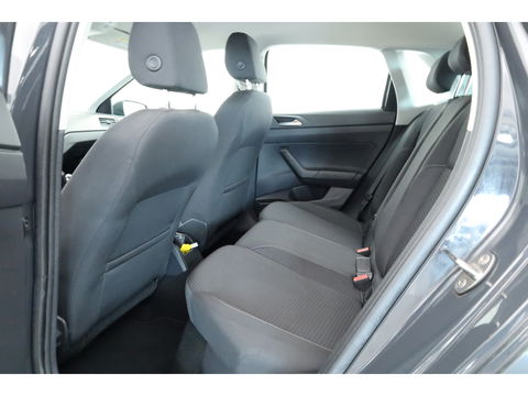 Volkswagen Polo 1.0 TSI Comfortline | Navi by Apple CarPlay | Keyless | Camera | Airco | 17'' | Trekhaak | PDC