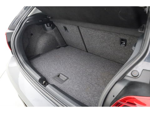 Volkswagen Polo 1.0 TSI Comfortline | Navi by Apple CarPlay | Keyless | Camera | Airco | 17'' | Trekhaak | PDC