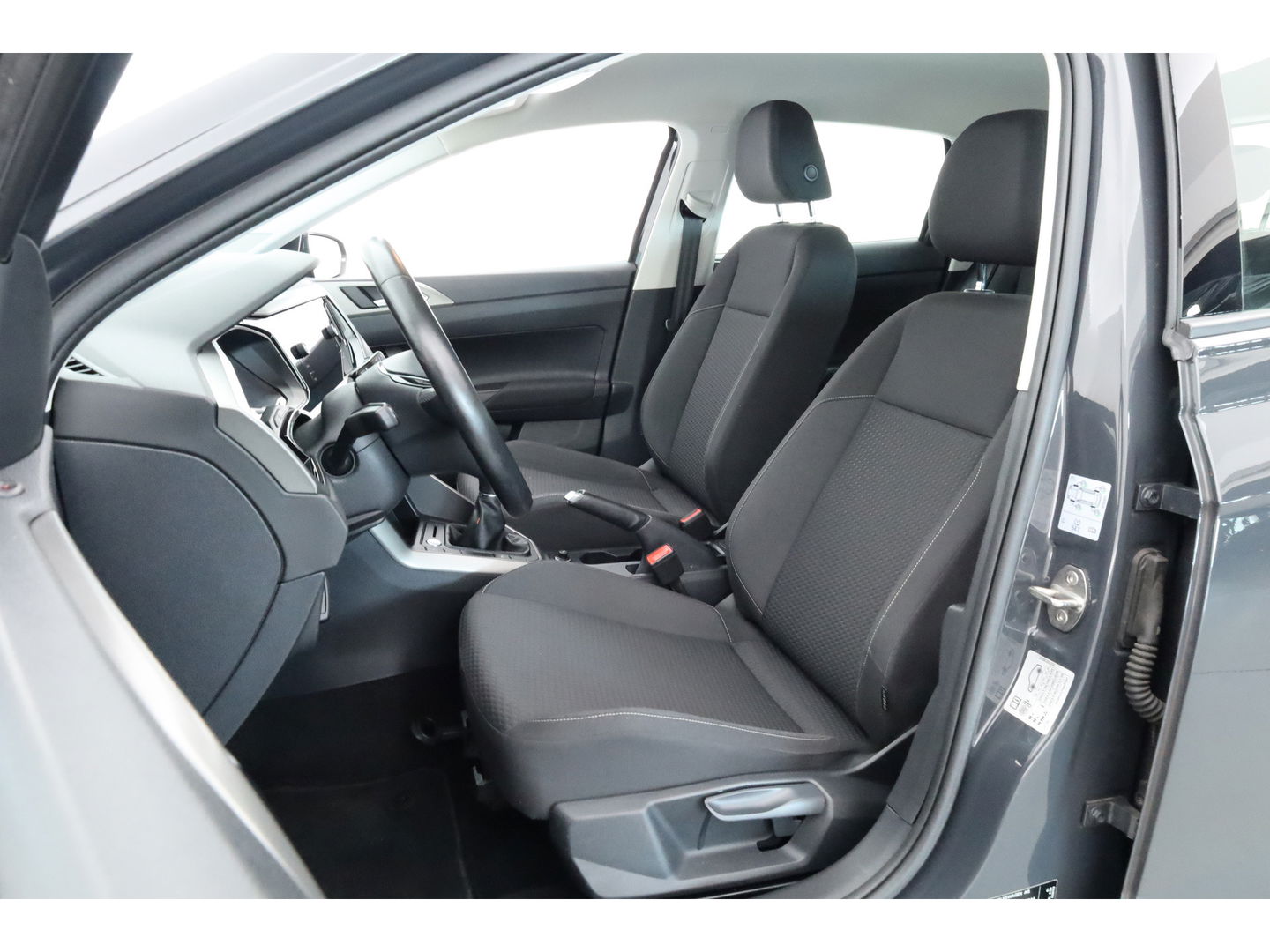 Volkswagen Polo 1.0 TSI Comfortline | Navi by Apple CarPlay | Keyless | Camera | Airco | 17'' | Trekhaak | PDC