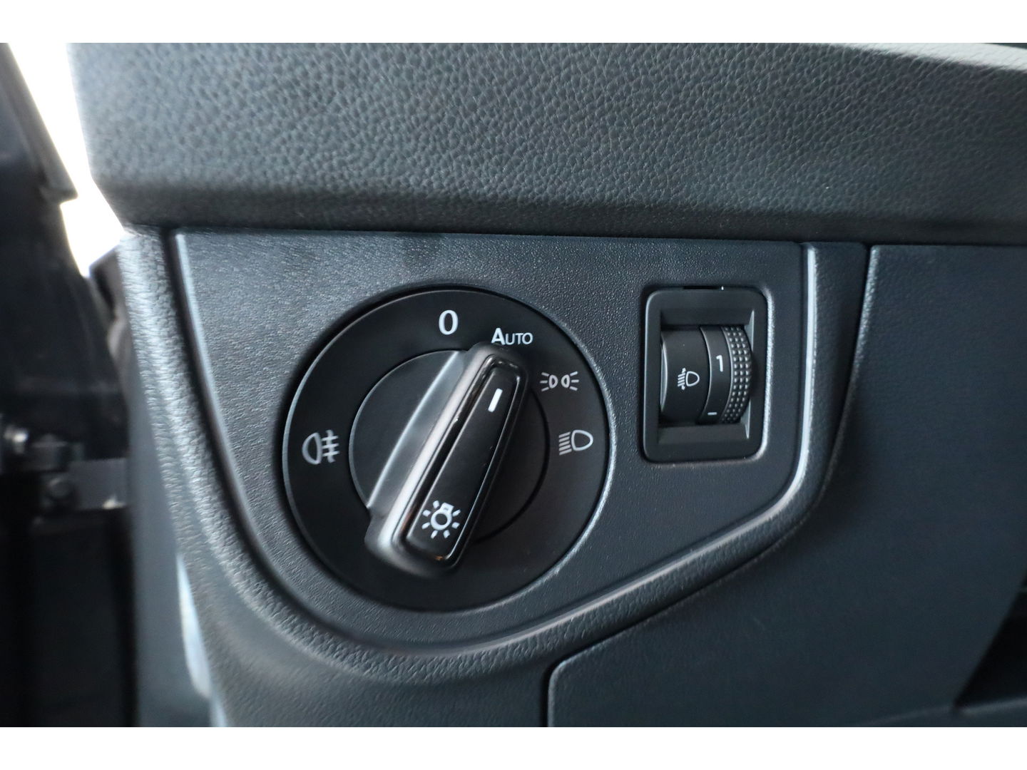 Volkswagen Polo 1.0 TSI Comfortline | Navi by Apple CarPlay | Keyless | Camera | Airco | 17'' | Trekhaak | PDC