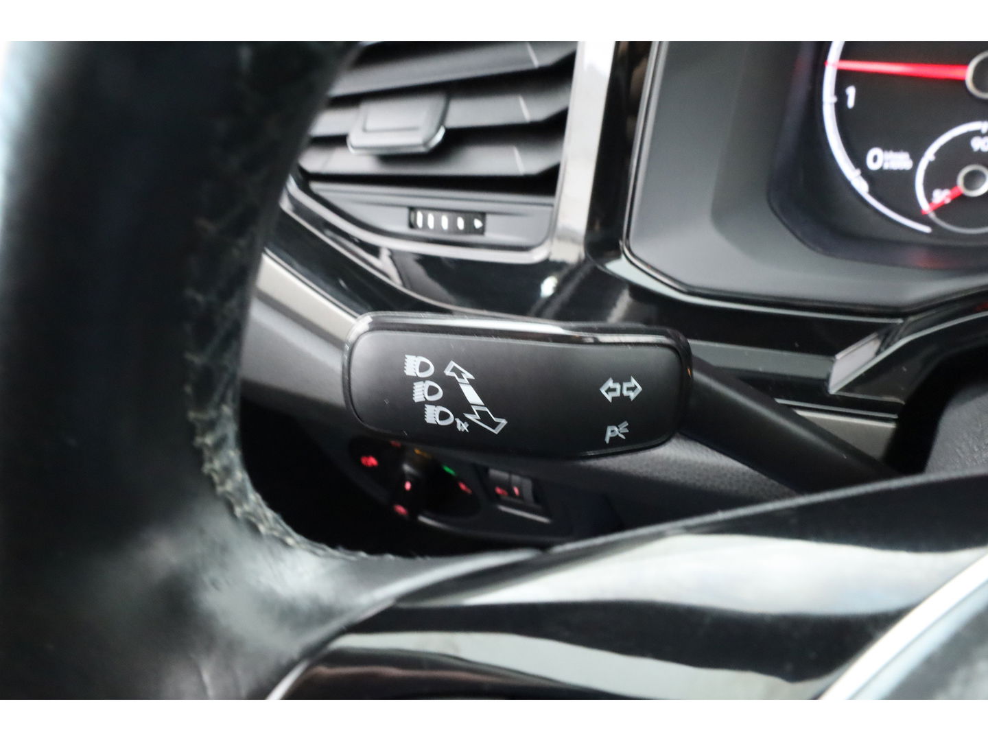 Volkswagen Polo 1.0 TSI Comfortline | Navi by Apple CarPlay | Keyless | Camera | Airco | 17'' | Trekhaak | PDC