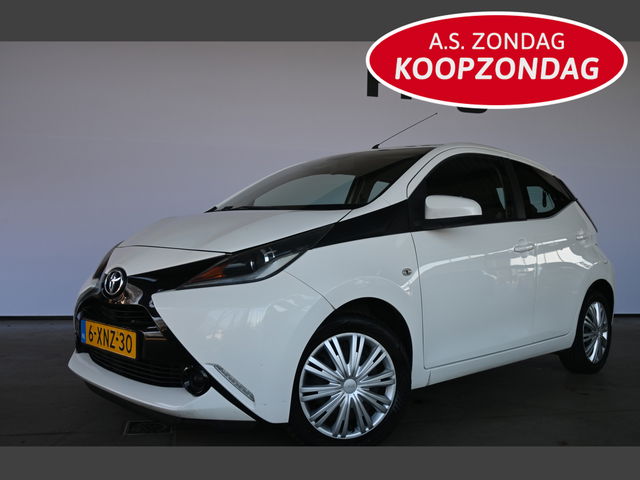 Toyota Aygo - 1.0 VVT-i x-play Airco LED Elektrisch Pakket! Camera Goed Onderouden! Inruil Mogelijk!