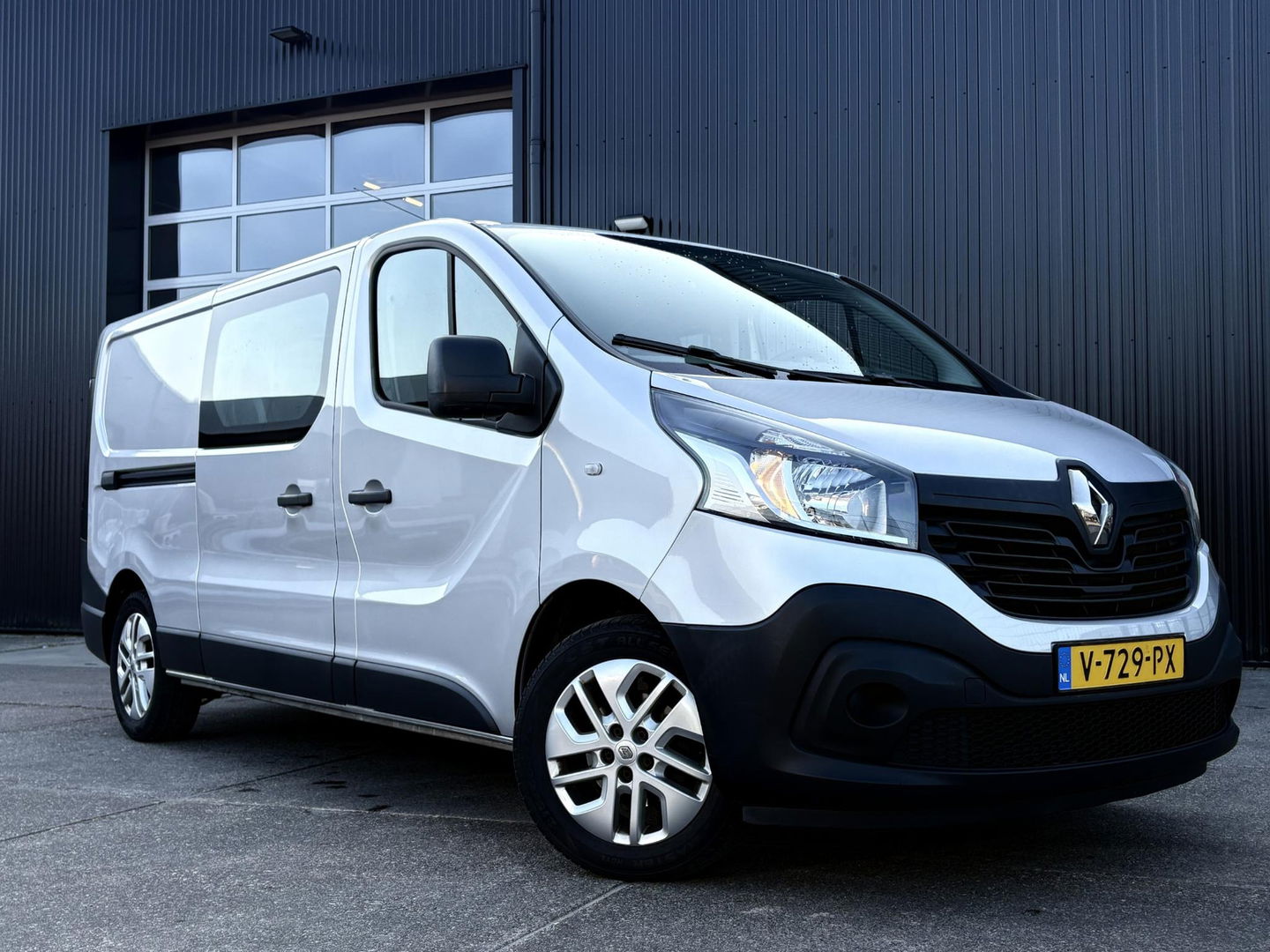 Renault Trafic 1.6 dCi T29 L2H1 DC Comfort | Marge | 6-persoons | Velgen |