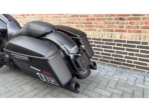 Harley Davidson 103 FLHXS Street Glide Special streetglide