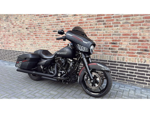 Harley Davidson 103 FLHXS Street Glide Special streetglide