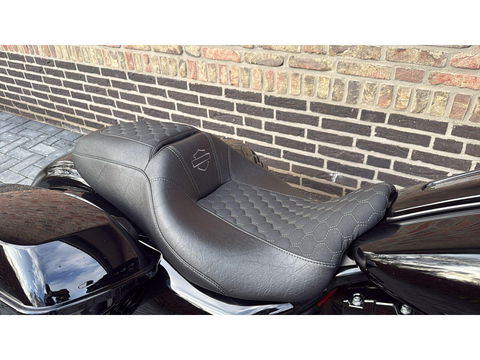 Harley Davidson 103 FLHX Street Glide CVO Blackout Streetglide