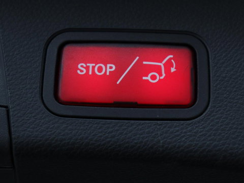 Mercedes-Benz C-Klasse 300e Business Solution Luxury | SOH 95% | Leder | Stoelverwarming | Camera | Digital Cockpit | Park Assist | Navigatie | Full LED | Cruise control | Bluetooth | Climate control | PHEV | Plug In