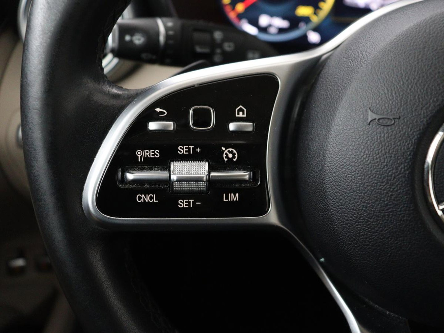 Mercedes-Benz C-Klasse 300e Business Solution Luxury | SOH 95% | Leder | Stoelverwarming | Camera | Digital Cockpit | Park Assist | Navigatie | Full LED | Cruise control | Bluetooth | Climate control | PHEV | Plug In