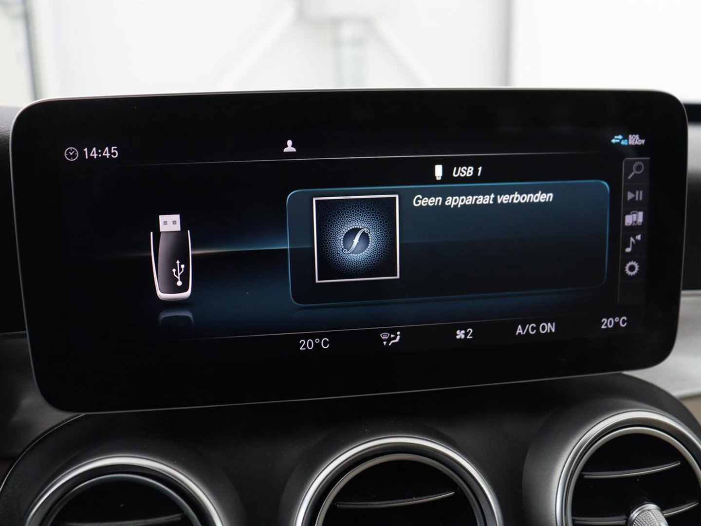 Mercedes-Benz C-Klasse 300e Business Solution Luxury | SOH 95% | Leder | Stoelverwarming | Camera | Digital Cockpit | Park Assist | Navigatie | Full LED | Cruise control | Bluetooth | Climate control | PHEV | Plug In