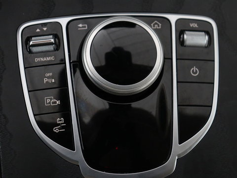 Mercedes-Benz C-Klasse 300e Business Solution Luxury | SOH 95% | Leder | Stoelverwarming | Camera | Digital Cockpit | Park Assist | Navigatie | Full LED | Cruise control | Bluetooth | Climate control | PHEV | Plug In