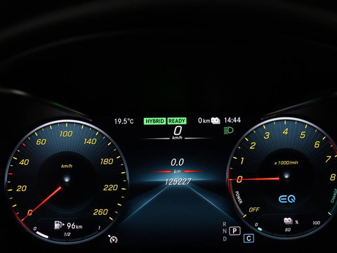 Mercedes-Benz C-Klasse 300e Business Solution Luxury | SOH 95% | Leder | Stoelverwarming | Camera | Digital Cockpit | Park Assist | Navigatie | Full LED | Cruise control | Bluetooth | Climate control | PHEV | Plug In