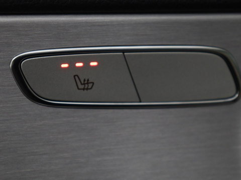 Mercedes-Benz C-Klasse 300e Business Solution Luxury | SOH 95% | Leder | Stoelverwarming | Camera | Digital Cockpit | Park Assist | Navigatie | Full LED | Cruise control | Bluetooth | Climate control | PHEV | Plug In