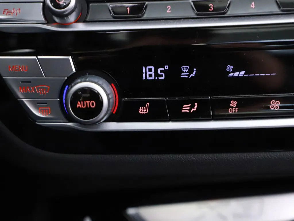 BMW X3 xDrive20i M-Sport Pano H/K 360° Leer Trekh. ACC NAP