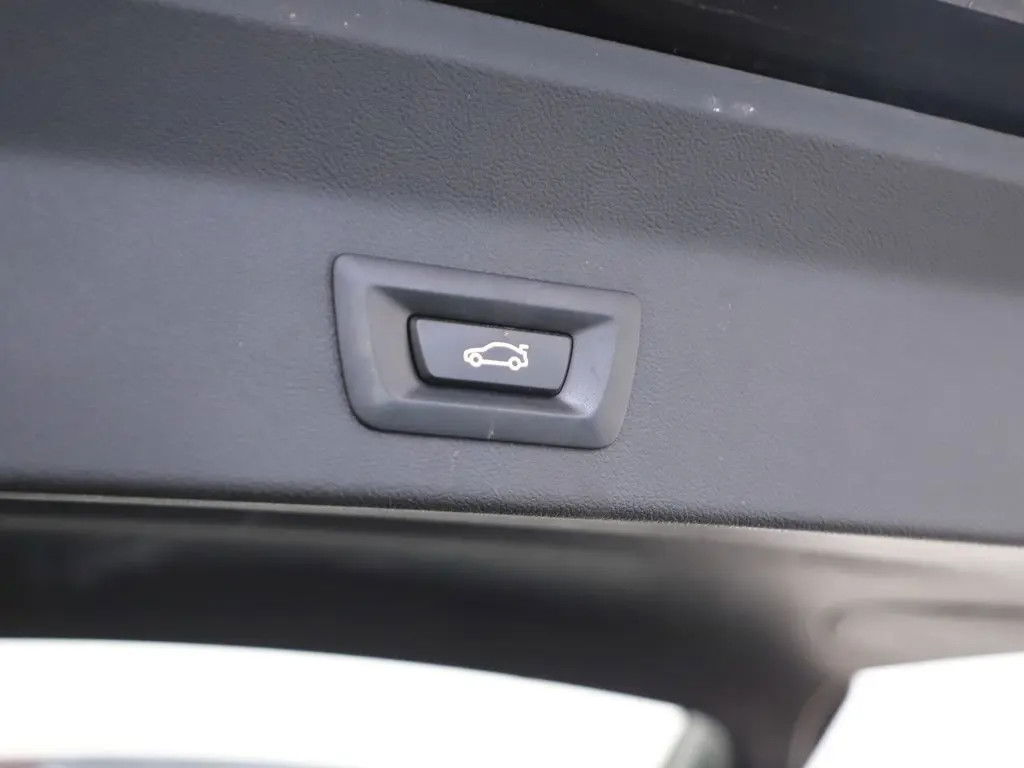 BMW X3 xDrive20i M-Sport Pano H/K 360° Leer Trekh. ACC NAP