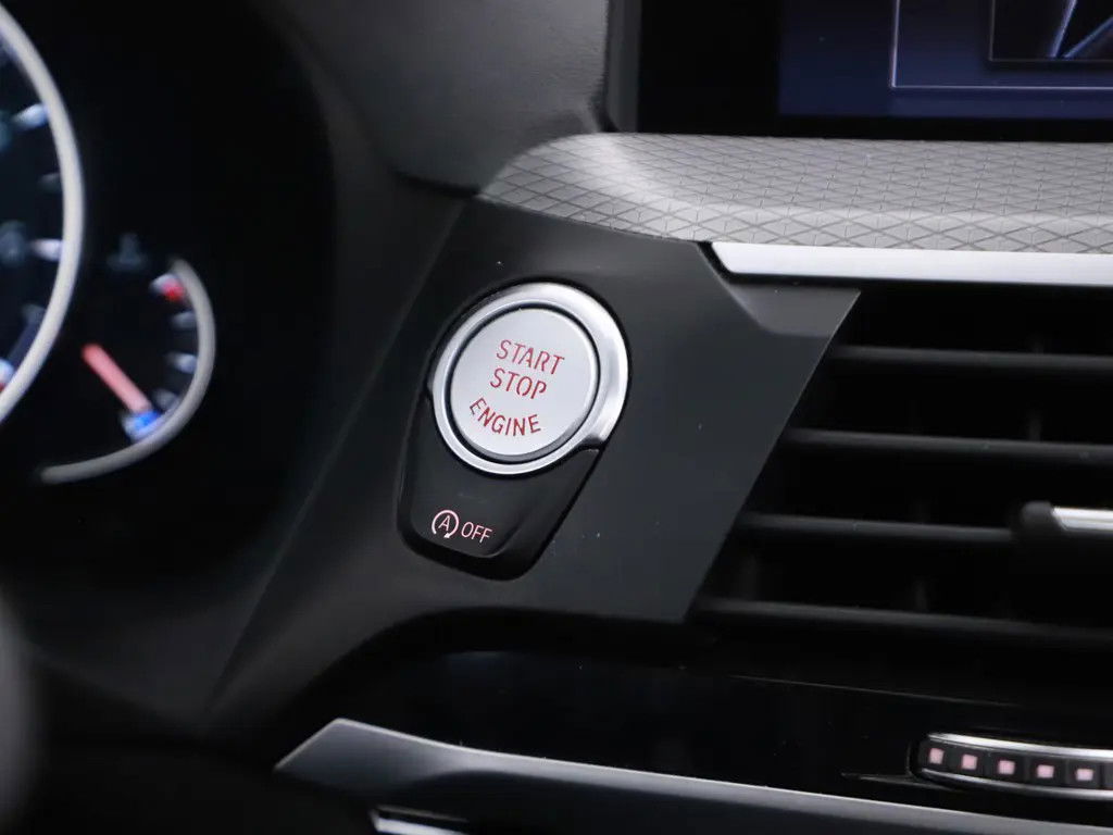 BMW X3 xDrive20i M-Sport Pano H/K 360° Leer Trekh. ACC NAP