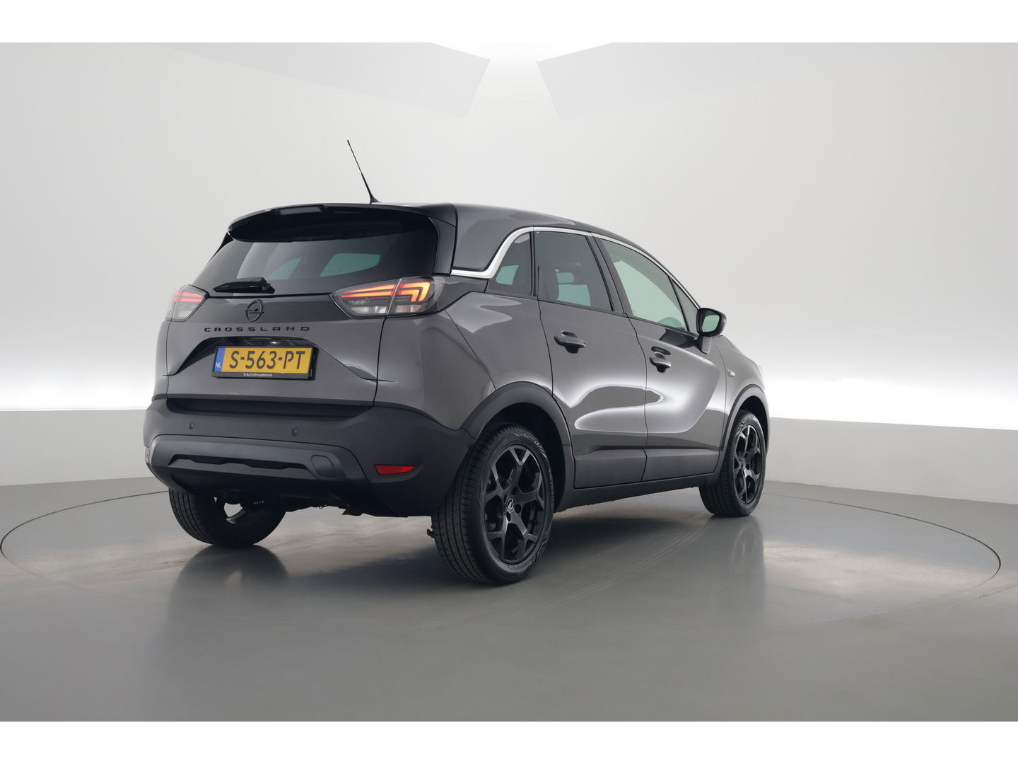 Opel Crossland 1.2 Turbo Level 4 | Winter Pack | Parkeer Pack | CarPlay | LED | 17” | All seasons | Cruise Ctrl