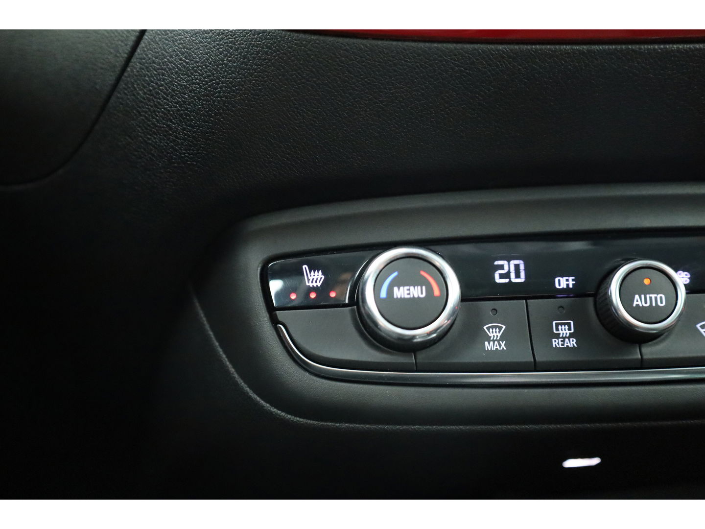 Opel Crossland 1.2 Turbo Level 4 | Winter Pack | Parkeer Pack | CarPlay | LED | 17” | All seasons | Cruise Ctrl