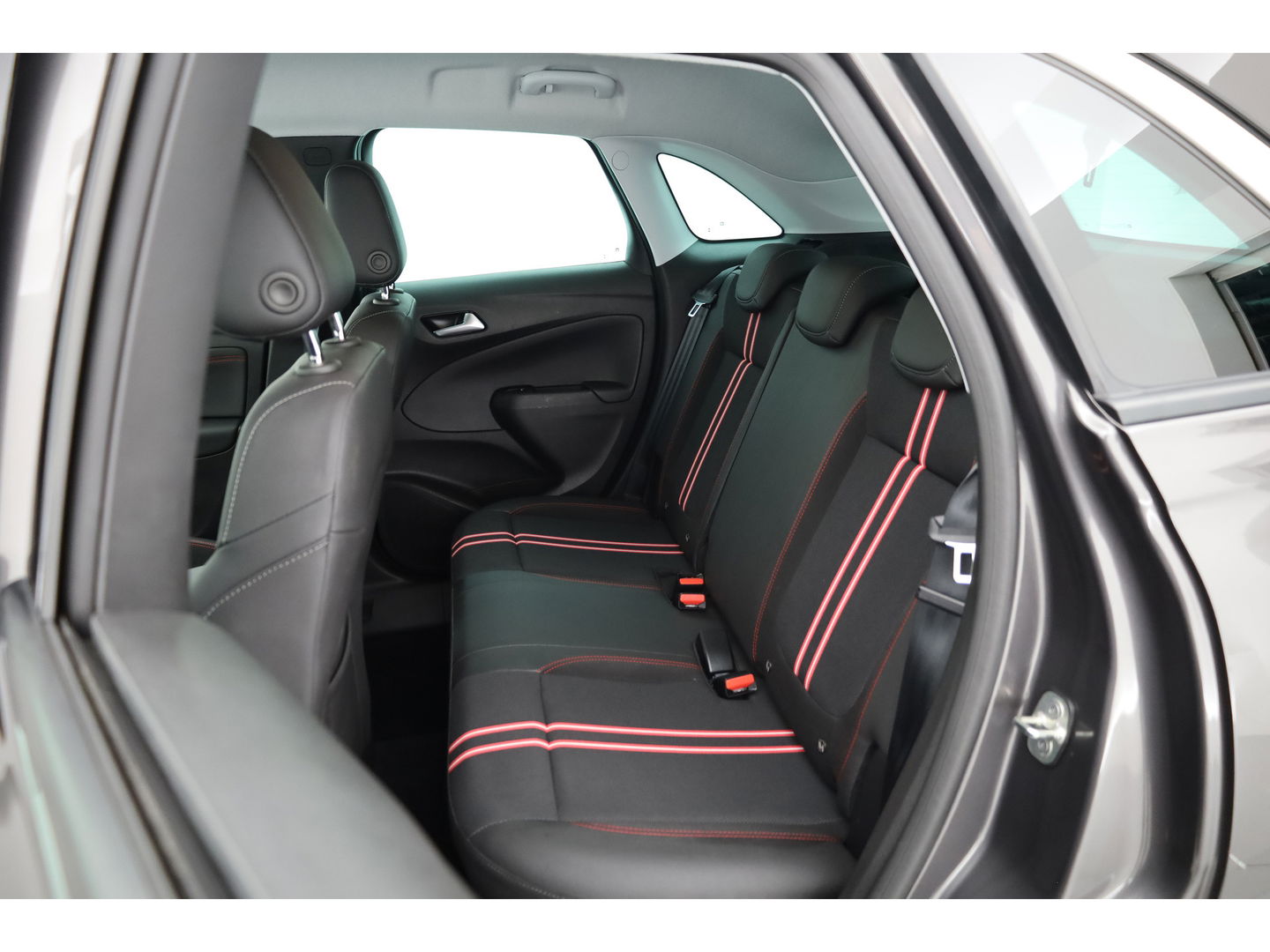 Opel Crossland 1.2 Turbo Level 4 | Winter Pack | Parkeer Pack | CarPlay | LED | 17” | All seasons | Cruise Ctrl