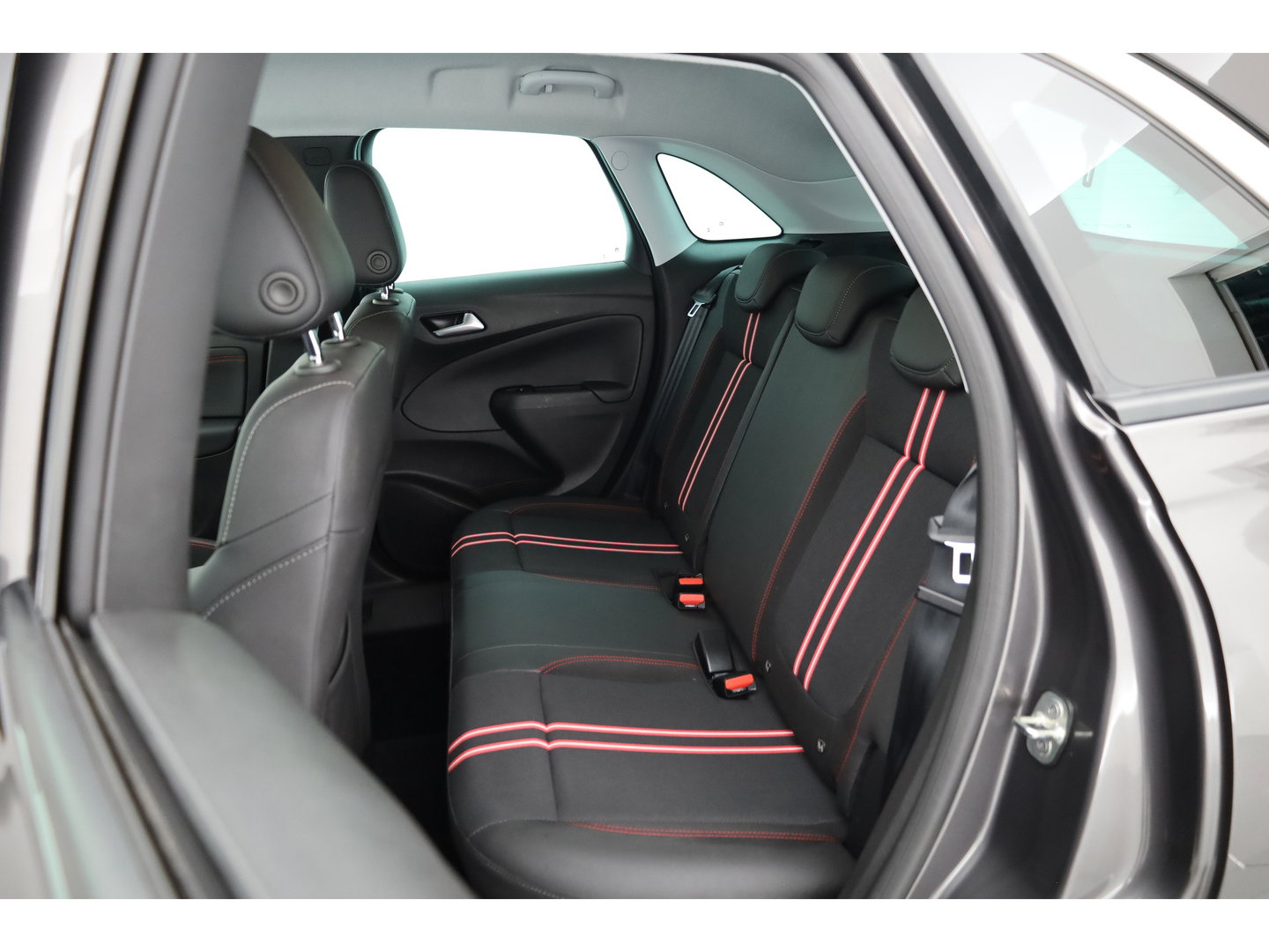 Opel Crossland 1.2 Turbo Level 4 | Winter Pack | Parkeer Pack | CarPlay | LED | 17” | All seasons | Cruise Ctrl