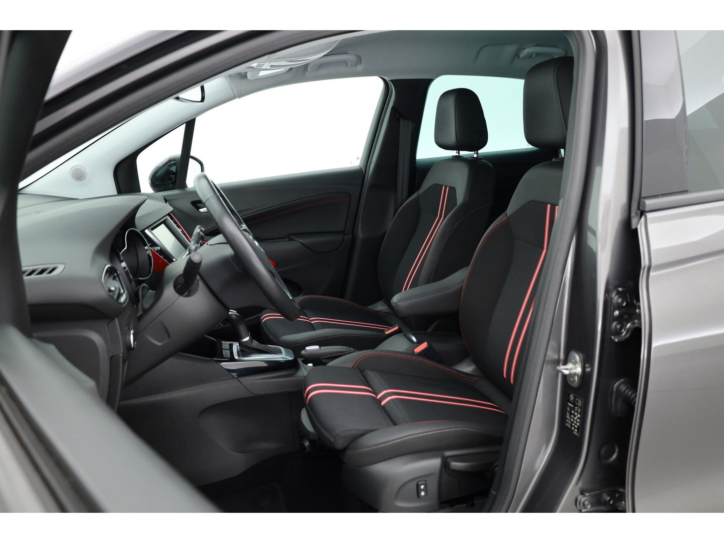 Opel Crossland 1.2 Turbo Level 4 | Winter Pack | Parkeer Pack | CarPlay | LED | 17” | All seasons | Cruise Ctrl