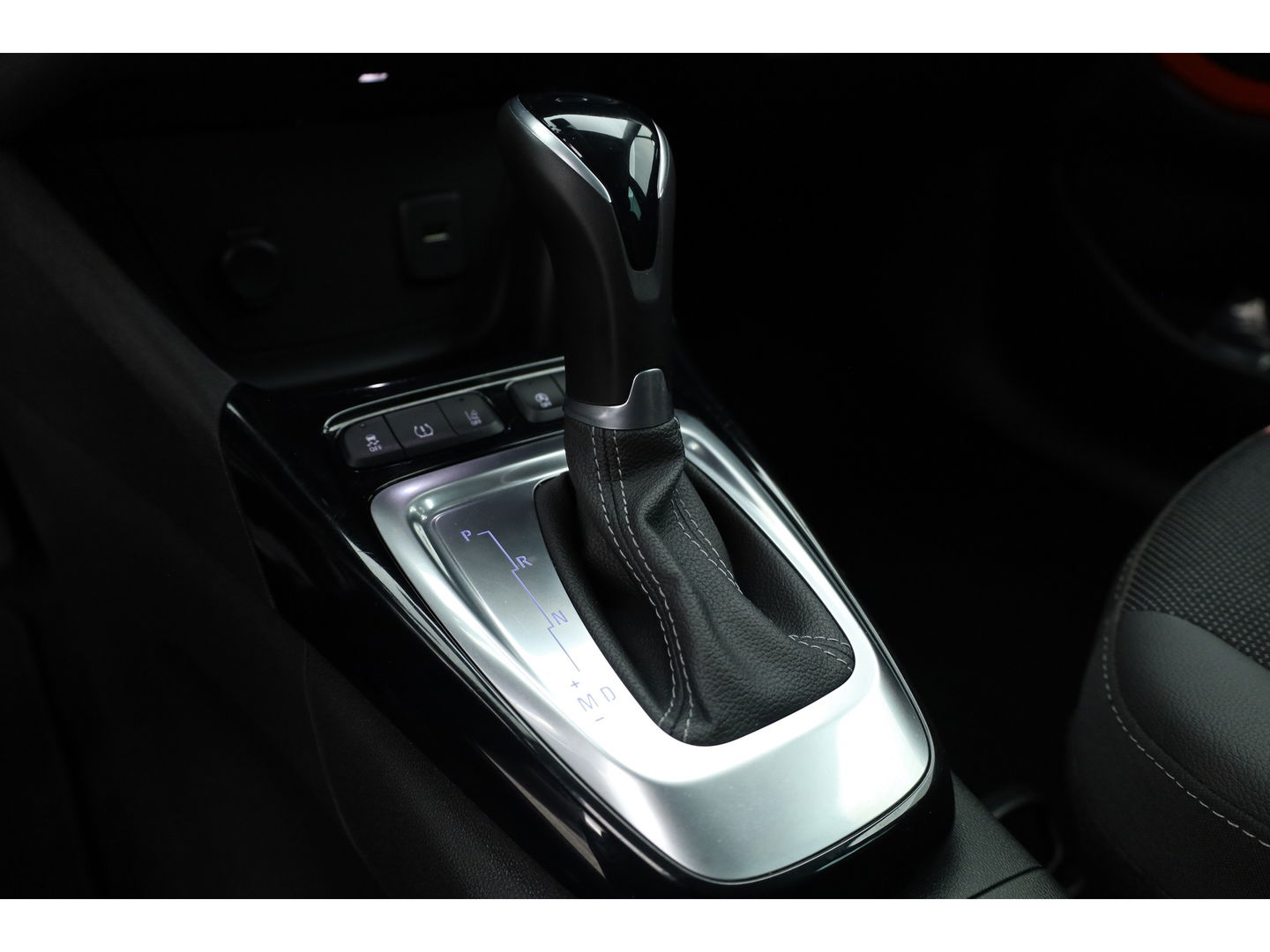 Opel Crossland 1.2 Turbo Level 4 | Winter Pack | Parkeer Pack | CarPlay | LED | 17” | All seasons | Cruise Ctrl