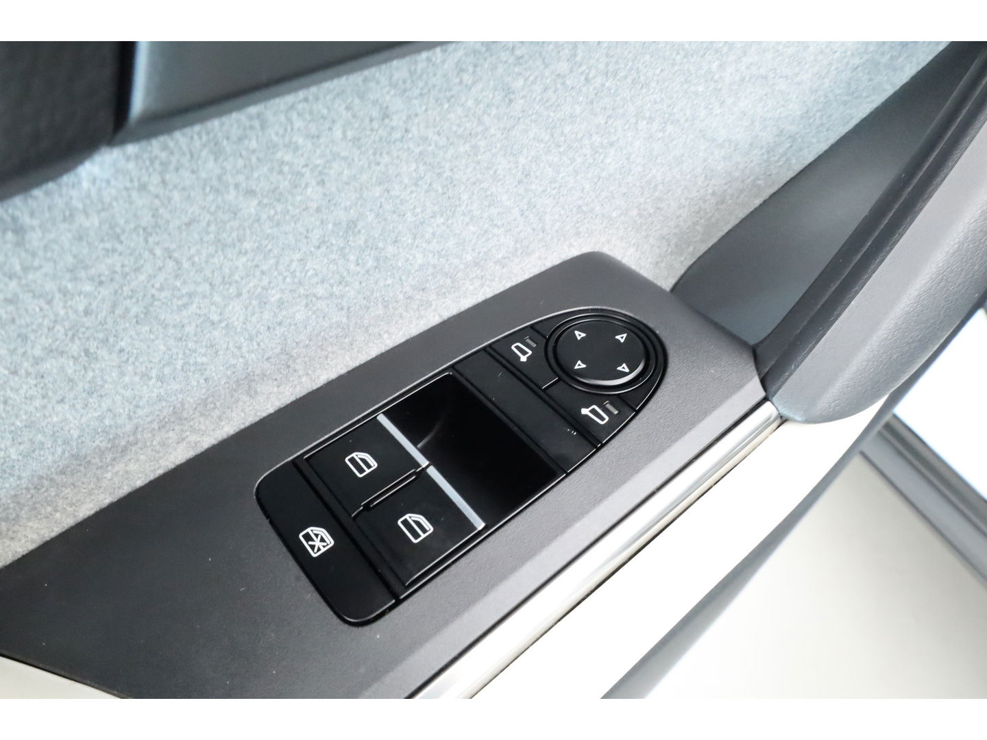 Mazda MX-30 e-SkyActiv 145 36 kWh | Navi | Adapt. Cruise | Camera | PDC | Apple CarPlay | Dodehoekdet. | Afn. Trekhaak